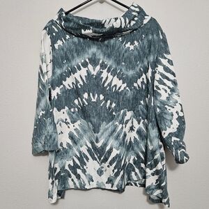 bryn Walker Green and White Patterned Top